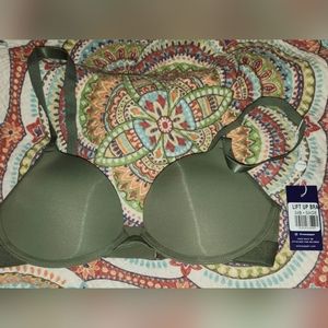 Pepper bra. 34B. One green and one tan